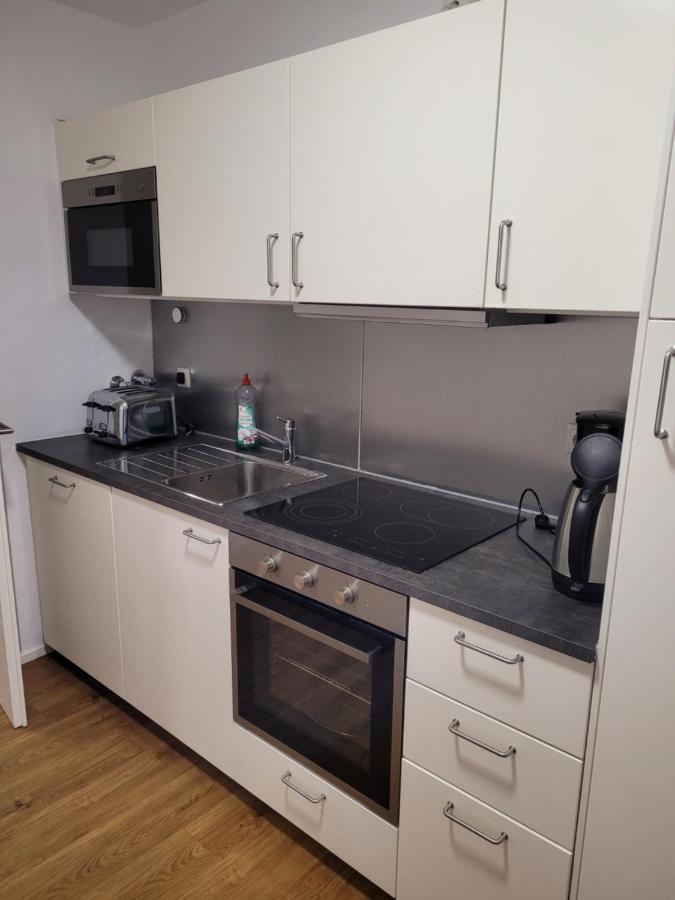 Schoene, Gemuetliche Moeblierte 2 Zi Wohnung In Rgb Ratisbona Exterior foto