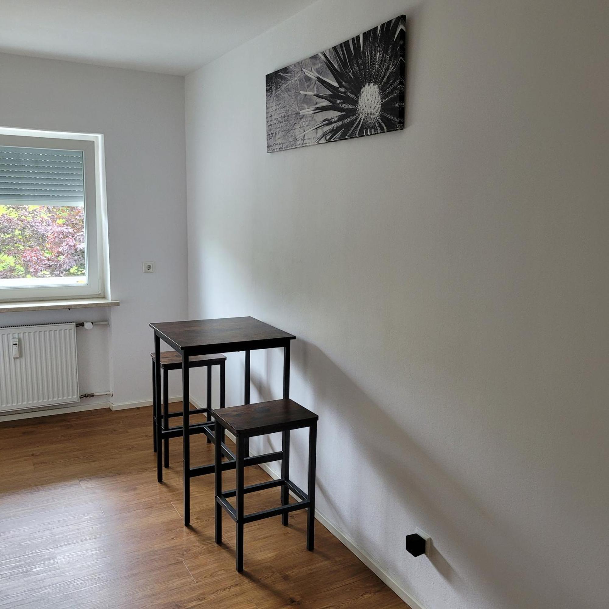 Schoene, Gemuetliche Moeblierte 2 Zi Wohnung In Rgb Ratisbona Exterior foto